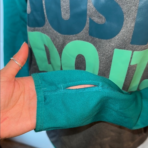 Nike Size Large Hoodie- Therma-Fit Grey with Teal Sleeves & Hood Green ‘DO IT.’ - Picture 3 of 10
